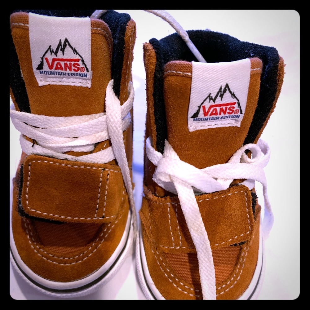 NWOT Vans Size 4.5C
